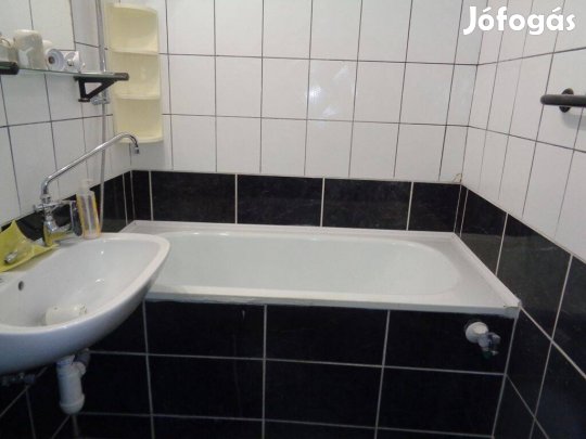 Erkélyes 2 Szobás Lakás Eladó!!!