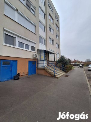 Erkélyes, Lakás Kiadó Széchenyi Lakótelepen, 1. emelet!