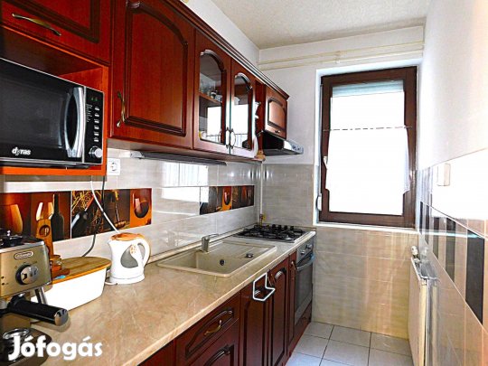 Erkélyes lakás a nyugati városrészben!