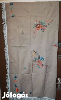Erős, keki,vászon anyagú,hímzett nagy terítő,140x150 cm!/68