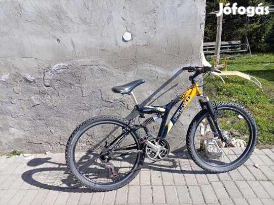 Erös vázú bicikli