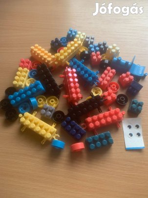 Érzékszervi Montessori építőkockák, kerekek építők, több csomag van