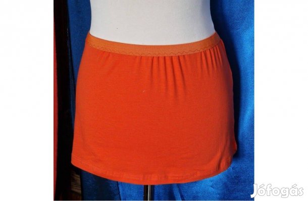 Esküvő ASZ74 - Testre símuló rövid pászos szoknya