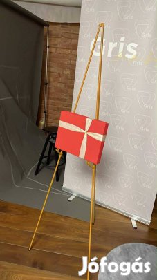 Esküvői kellék táblatartó virág