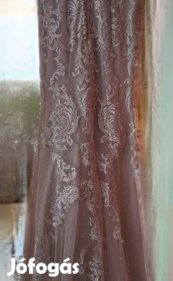 Esküvői ruha, bemutató darab volt