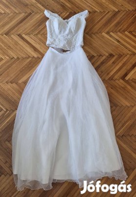 Esküvői ruha menyasszonyi ruha abroncsal kesztyűvel ruhazsákkal A