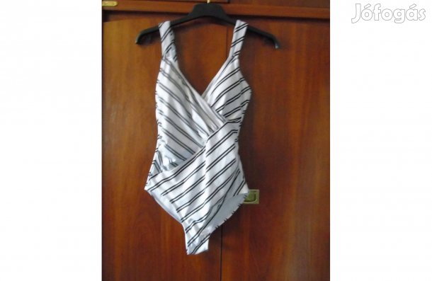 Esmara 42-es méretű fehér színű fekete csíkos fürdőruha