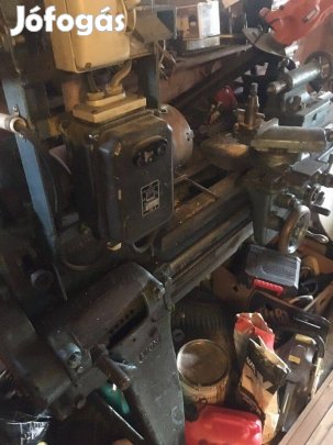 Esztergapad működő 120 éves eszterszga