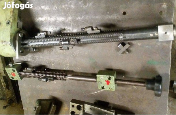 Esztergatartozékok ütközők új szerű állapotban eladó