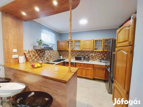 Esztétikus, felújított kockaház eladó Dunapatajon!