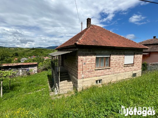 Etesen 75 nm-es családi ház eladó