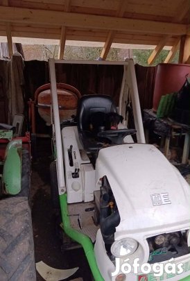 Etesia magas ürítésű fűnyíró traktor
