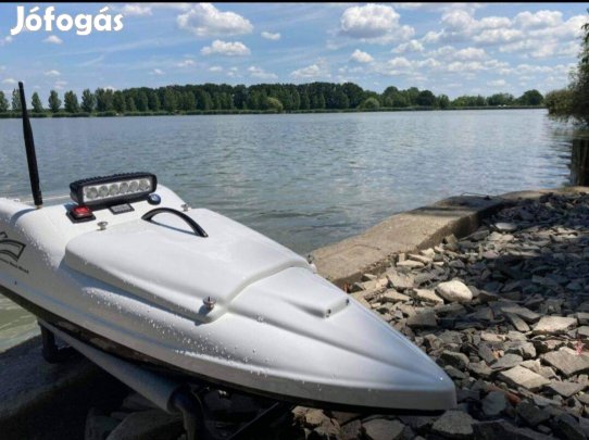 Etetőhajó Etalonbaitboat