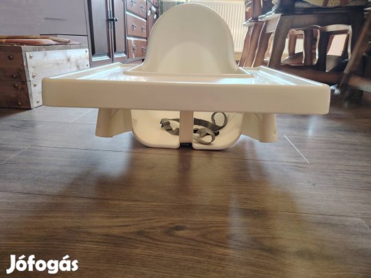 Etetőszék tálcával, támasztópárnával és huzattal. 