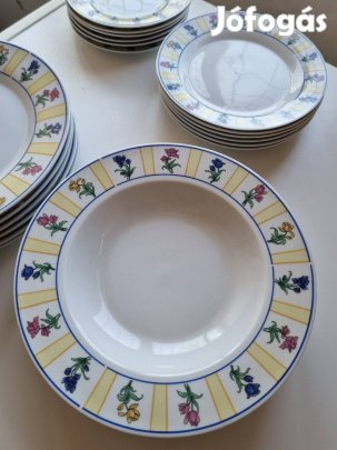 Etkészlet virág mintás