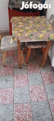 Etkező asztal 3 db székel