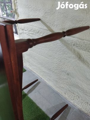 Étkező asztal 6 személyes eladó.