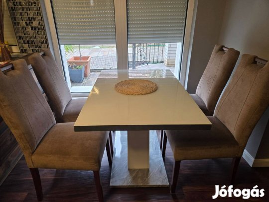 Étkező asztal ,4 szek