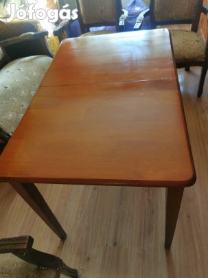 Étkező asztal bővithető