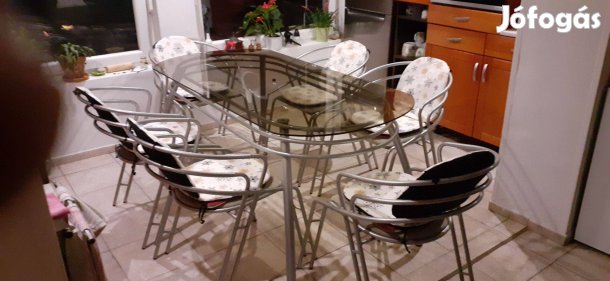 Étkező asztal hat székkel