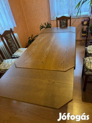 Étkező asztal székekkel