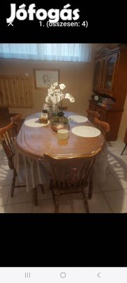 Étkező asztal székekkel és tálalóval