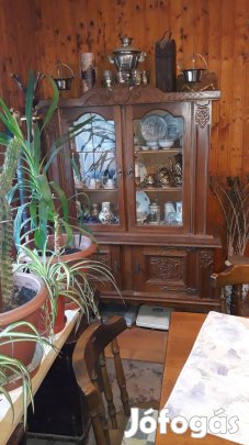 Étkező bútor szekrény vitrines