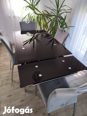 Étkezőasztal 4 székkel