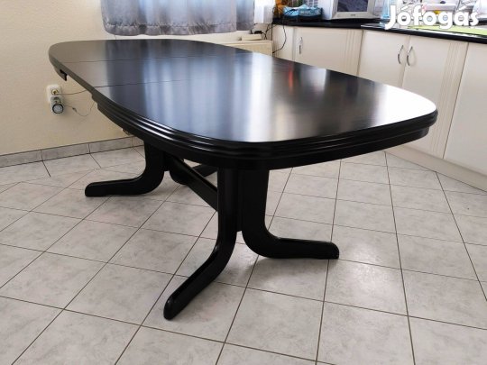 Étkezőasztal, 12 személyes, bővíthető, tömör bükkfa, fekete színben,