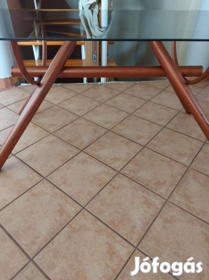 Étkezőasztal, Asztal Füstüveg lappal 150X80