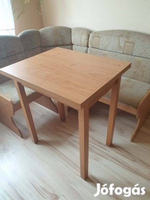 Étkezőasztal sarokülővel