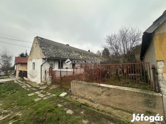Etyeki 100 nm-es ház eladó