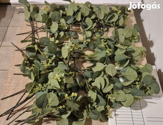 Eukaliptusz műnövény művirág ág fehér virággal esküvői dísz A01