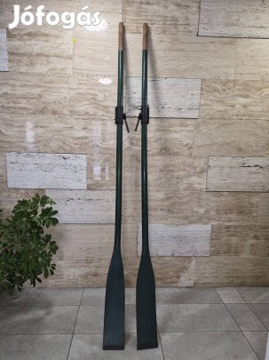 Evezőlapát szinte új, evezővillával eladó!