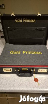 Evőeszköz készlet aktatáskában 70 darabos