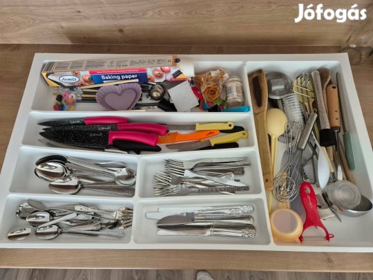 Evőeszköz tartó (üresen)