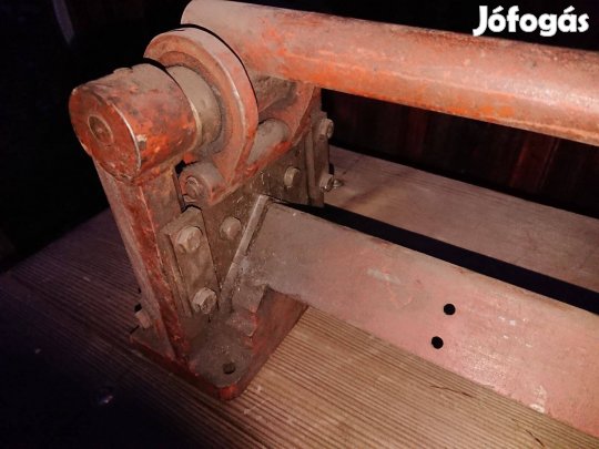 Excenteres szögprofil-szögvasvágó