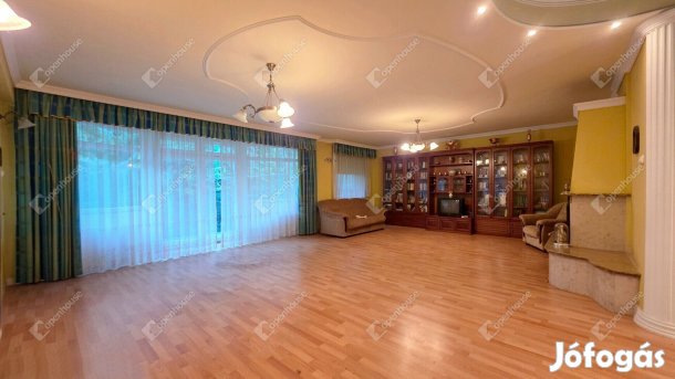 Exkluziv 345 m2-es családi ház Miskolctapolcán dupla garázzsal eladó