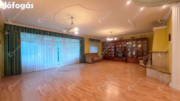 Exkluziv 345 m2-es családi ház Miskolctapolcán dupla garázzsal eladó