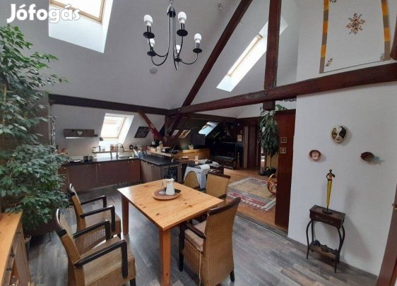 Exkluzív, 2 lakásos ingatlan a történelmi Belvárosban eladó!