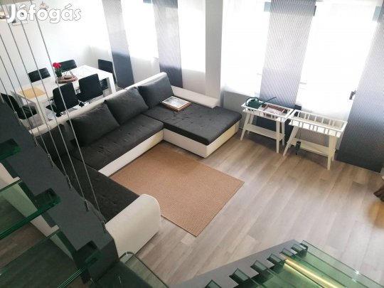 Exkluzív, belső kétszintes lakás Győr belvárosában