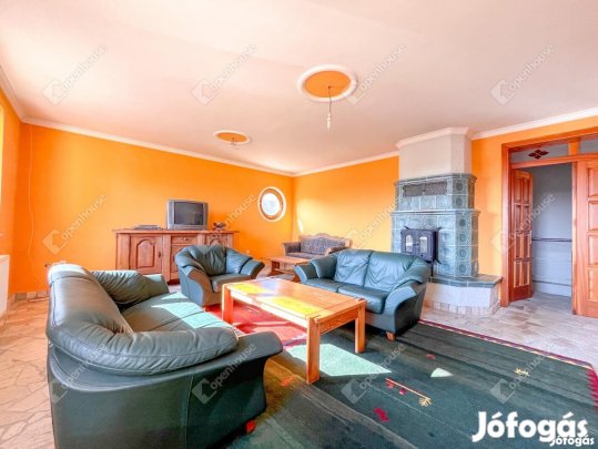 Exkluzív családi ház Koppánymonostor szívében eladó!