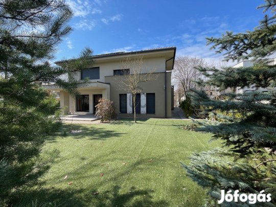 Exkluzív családi otthon a Nagyerdő peremén  Nyulas