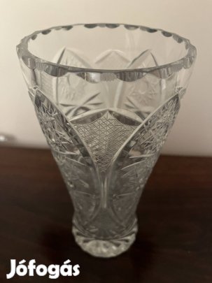 Exkluzív csiszolt kristály váza