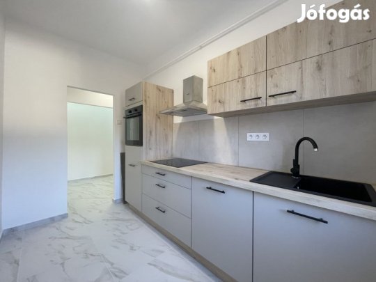 Exkluzív lakás Komló Belvárosában eladó