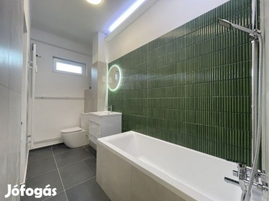 Exkluzív lakás Komló Belvárosában eladó