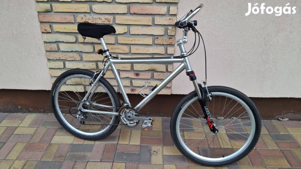 Extra könnyű férfi mountain bike alu kerékpár