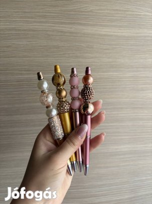 Extra vagány tollak