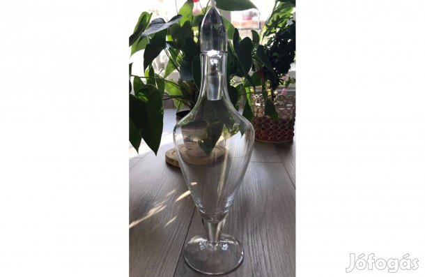 Extrém magas, talpas borosüveg eladó eredeti dugójával