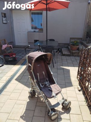Ez egy Chicco London típusú, esernyőre csukható sport babakocsi